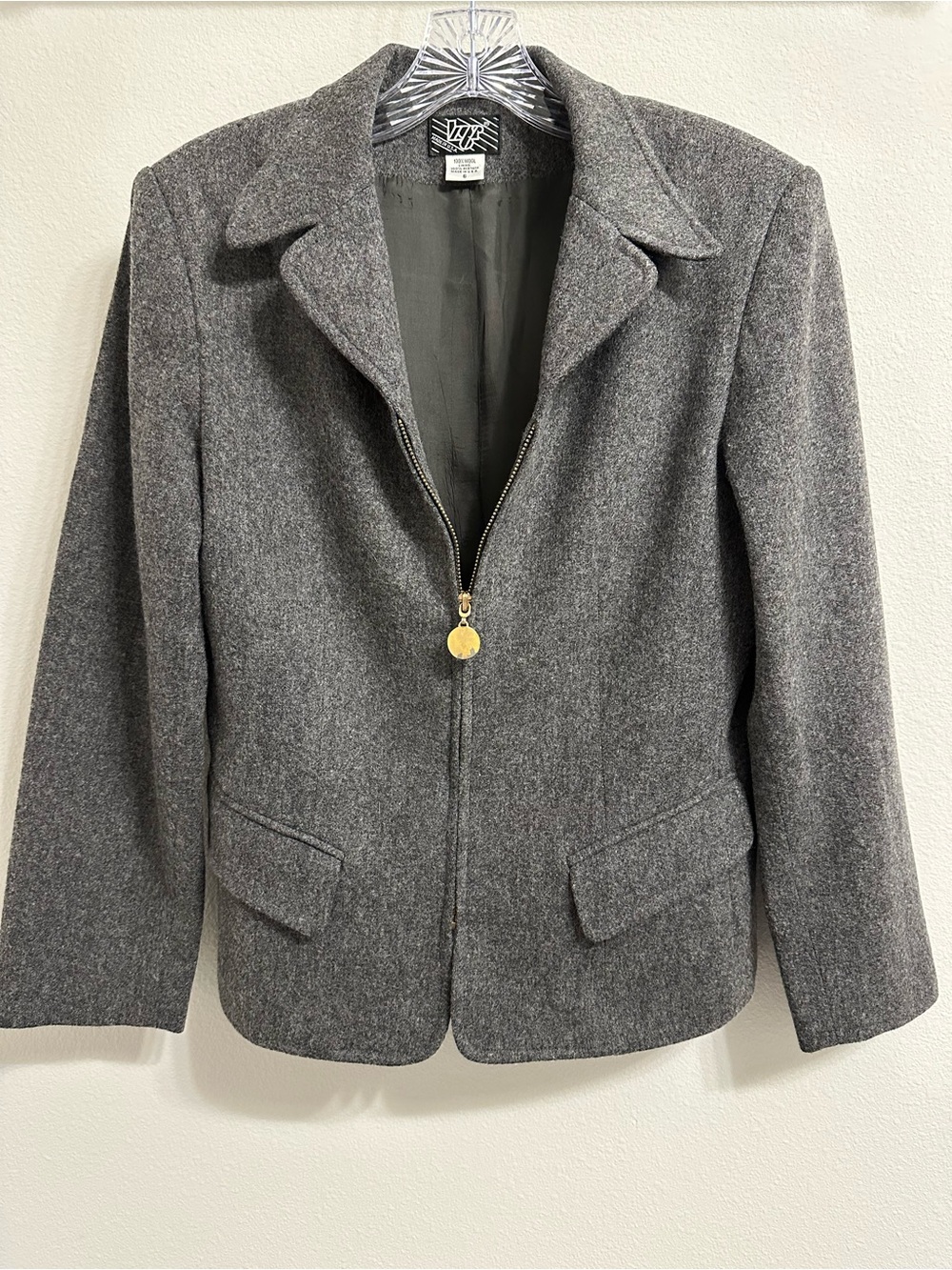 Vintage VGR Women's Gray 100% Wool Zip-Front Blazer Jacket size 6 USA